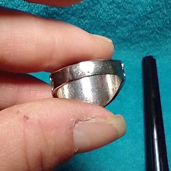 Silvertone black enamel intricate design ring - Picture 3 of 5